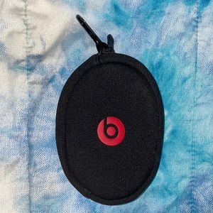 🌹 Beats Pouch with keychain hook 🌹